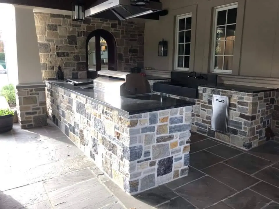 Outdoor Kitchen — Edgar Stone Masonry