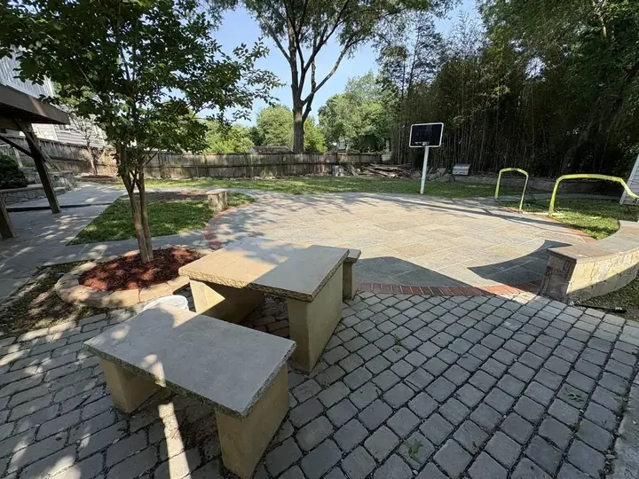 Circle Patio — North Potomac, MD · Flagstone & Curved Wall